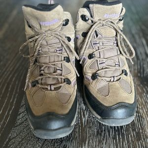 EUC hiking boots